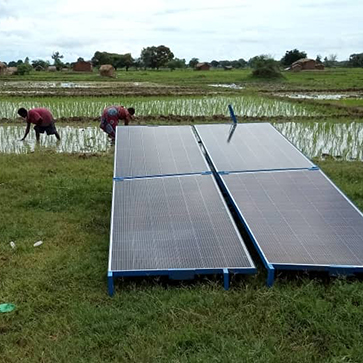 Von Photovoltaik über Energiespeichersysteme bis hin zum Recycling von Altbatterien fördern wir nachhaltige Energielösungen für bislang unterversorgte Regionen. © Smart Energy Enterprise