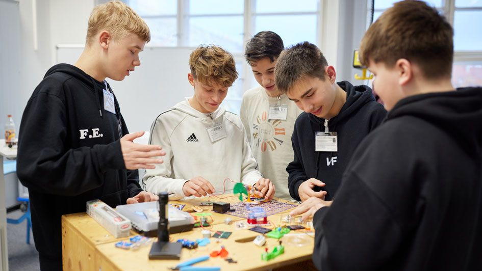 pressemitteilung-bildung-makethon-energieloesungen