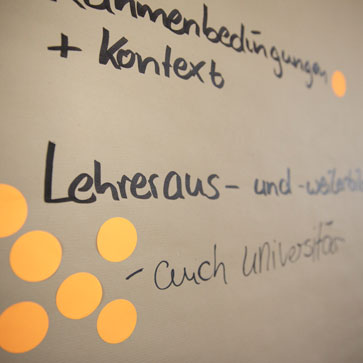 Wichtiges Ergebnis: Wertevermittlung muss organisch in den Unterricht integriert werden und gezielte Lehrer*innenaus- und weiterbildung ist wichtig.