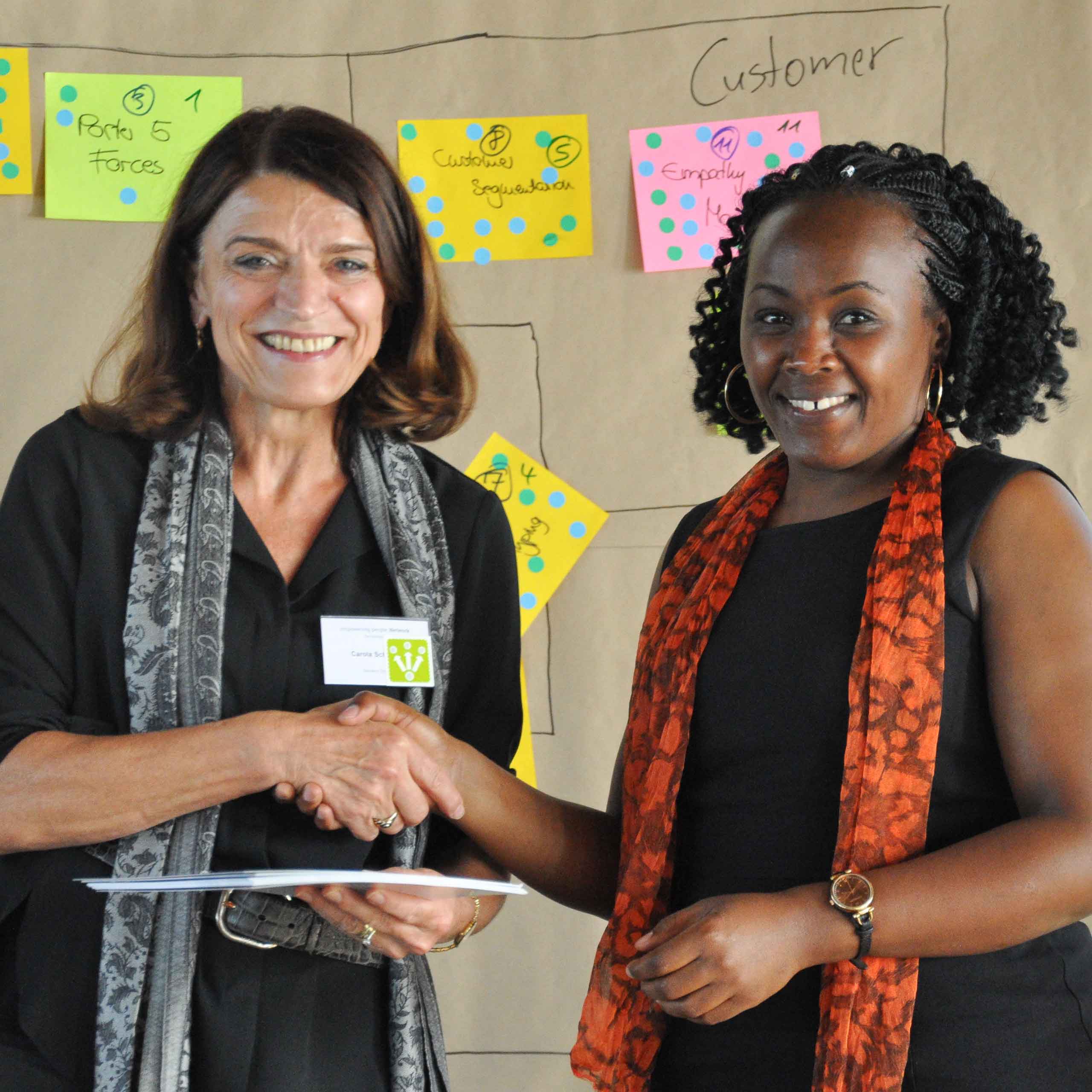 Peer-to-Peer-Learning und der persönliche Austausch mit dem epN-Team waren wesentliche Bestandteile, um wachsen zu können. Auch Expert*innen unterstützen die Unternehmen. © Siemens Stiftung